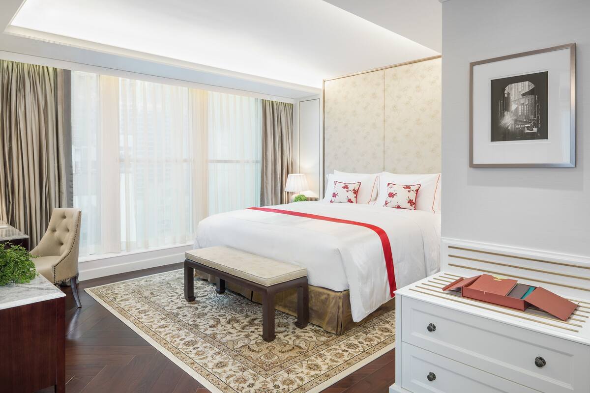 Down comforters, minibar, in-room safe, blackout drapes