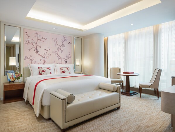 Deluxe King Room | Down duvets, minibar, in-room safe, blackout curtains - The Pottinger Hong Kong (Hong Kong)