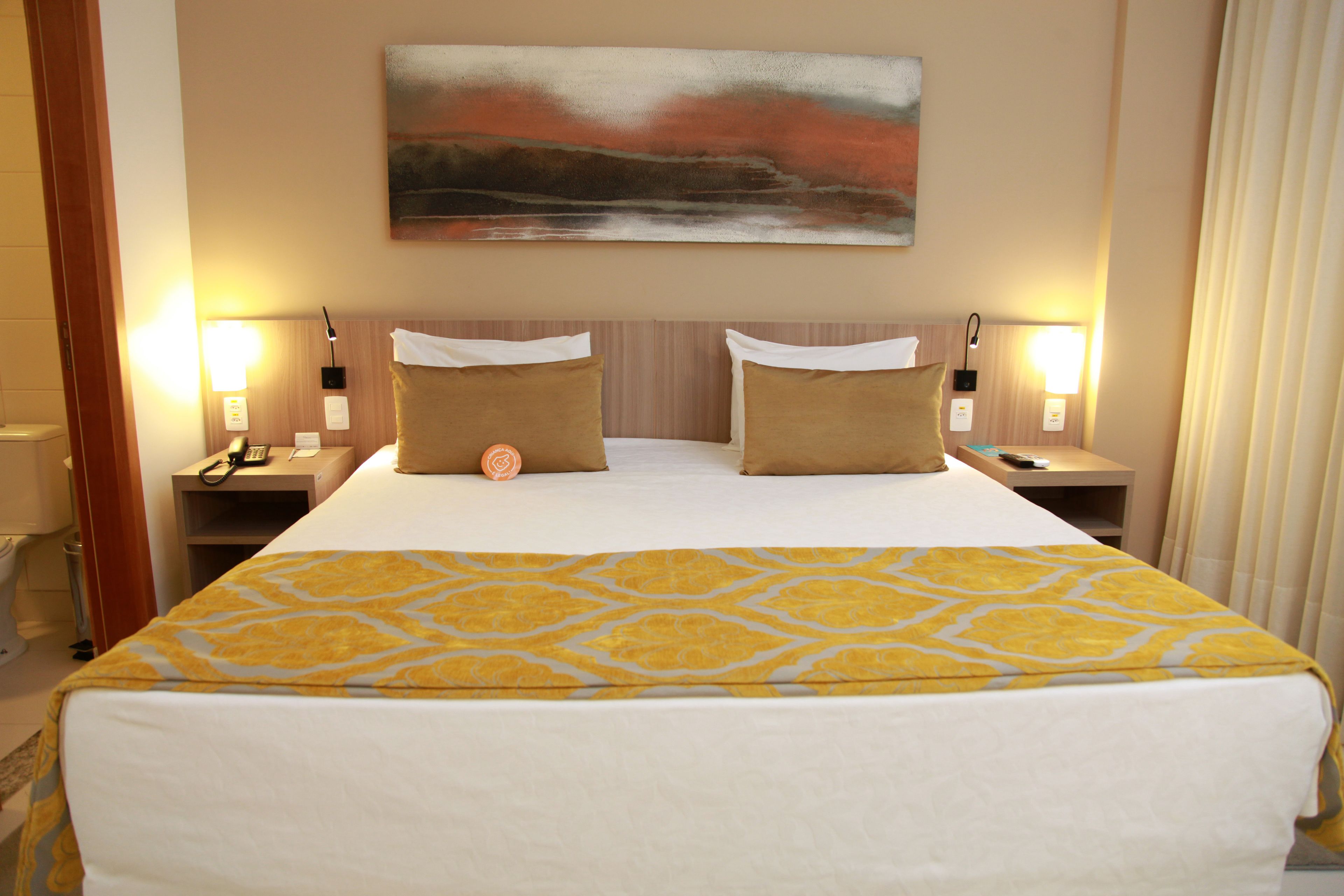 deluxe double room | minibar, in-room safe, desk, soundproofing
