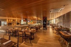 Lunch and dinner served