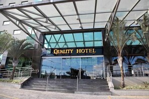 Front of property - Quality Hotel Pampulha (Belo Horizonte)