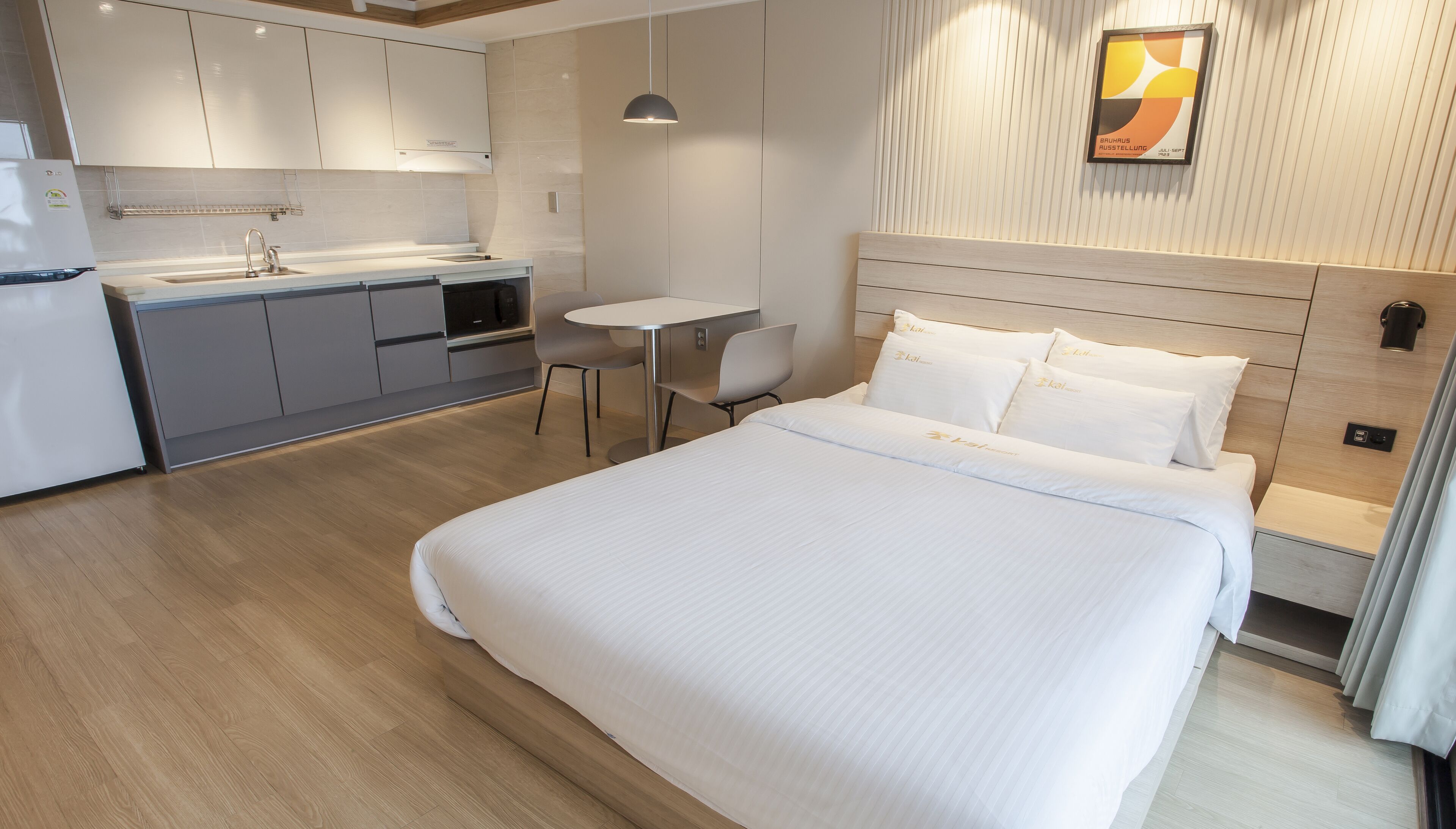 standard double room | blackout curtains, free wifi, bed sheets