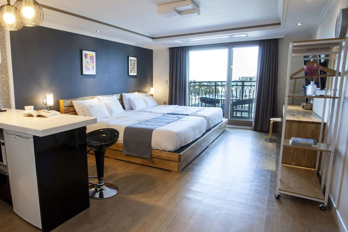 Suite (Twin Room) | Tende oscuranti, Wi-Fi gratuito, lenzuola