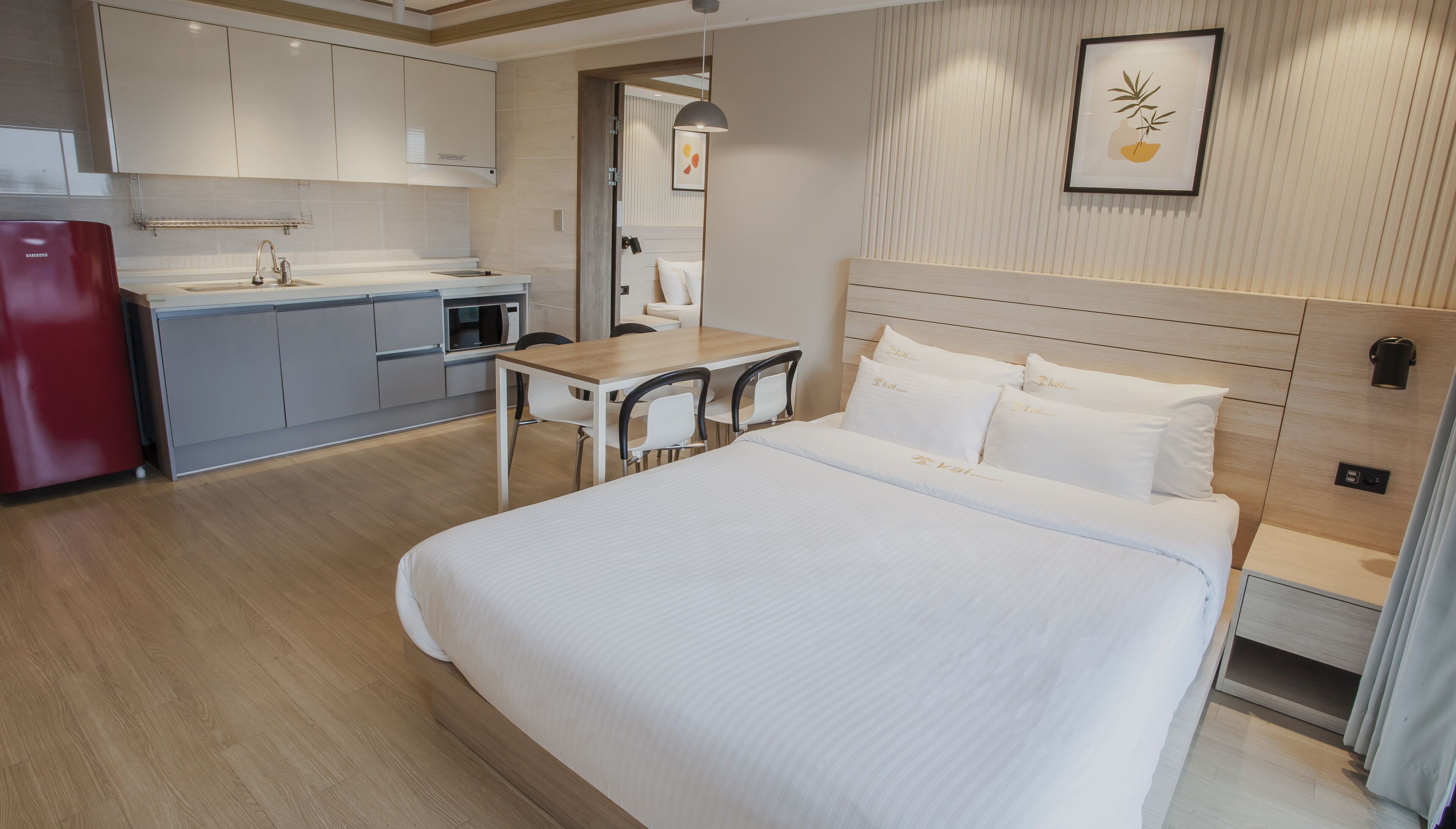 deluxe room | blackout curtains, free wifi, bed sheets