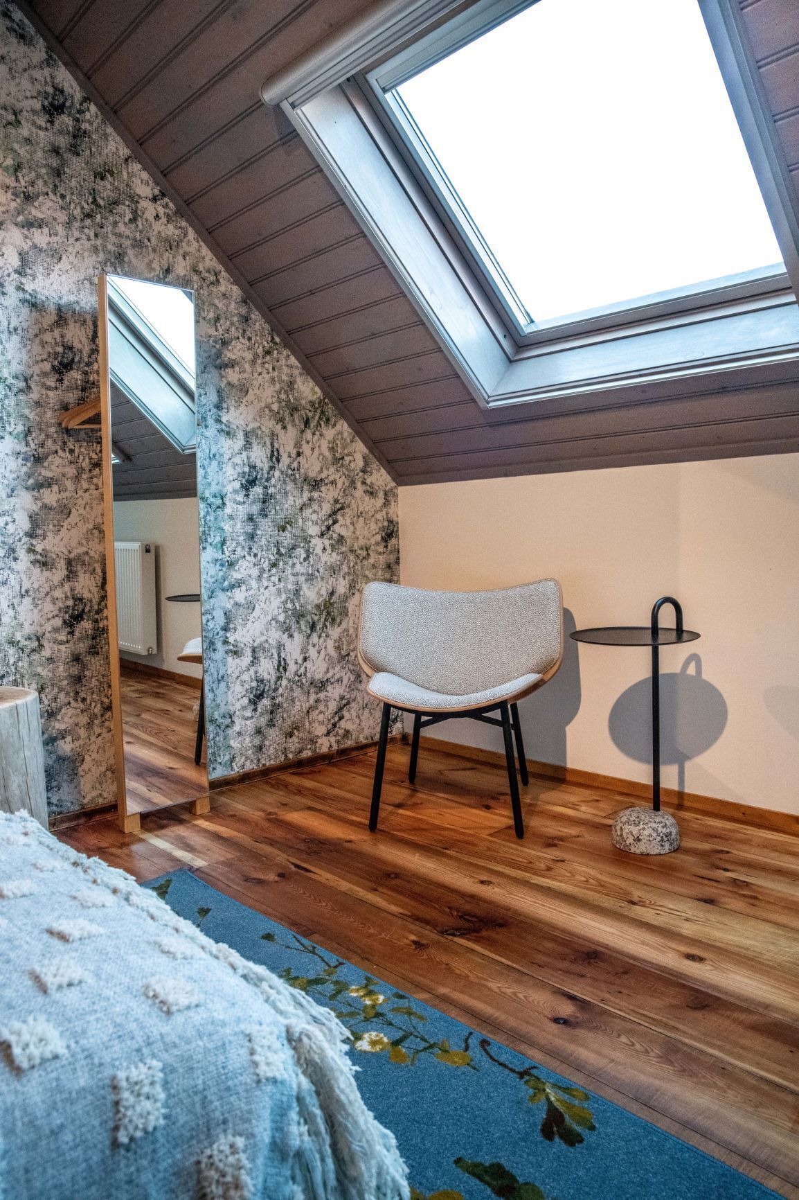 basic room | 1 bedroom, desk, soundproofing, rollaway beds