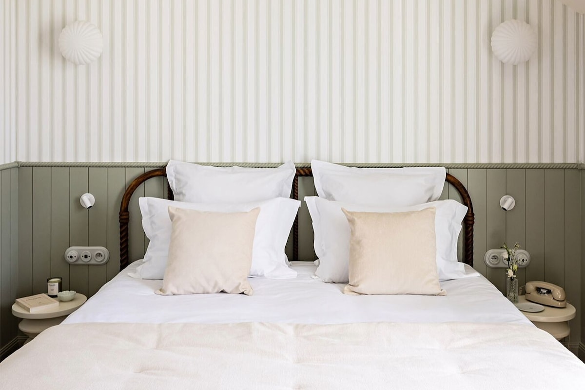 Deluxe Double Room | Premium bedding, minibar, in-room safe, soundproofing