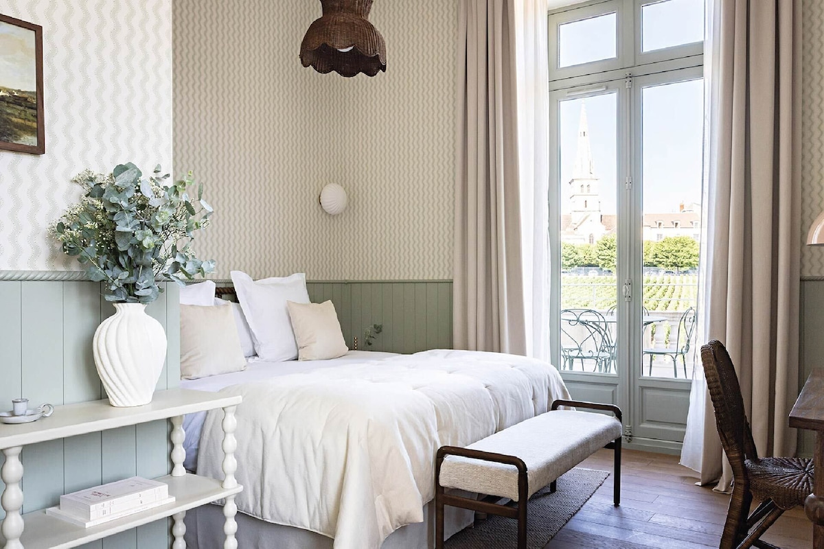 Deluxe Double Room | Premium bedding, minibar, in-room safe, soundproofing