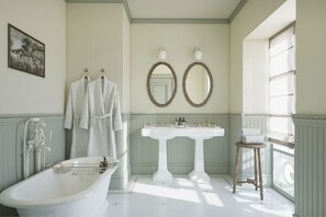 Free toiletries, hair dryer, bathrobes, towels