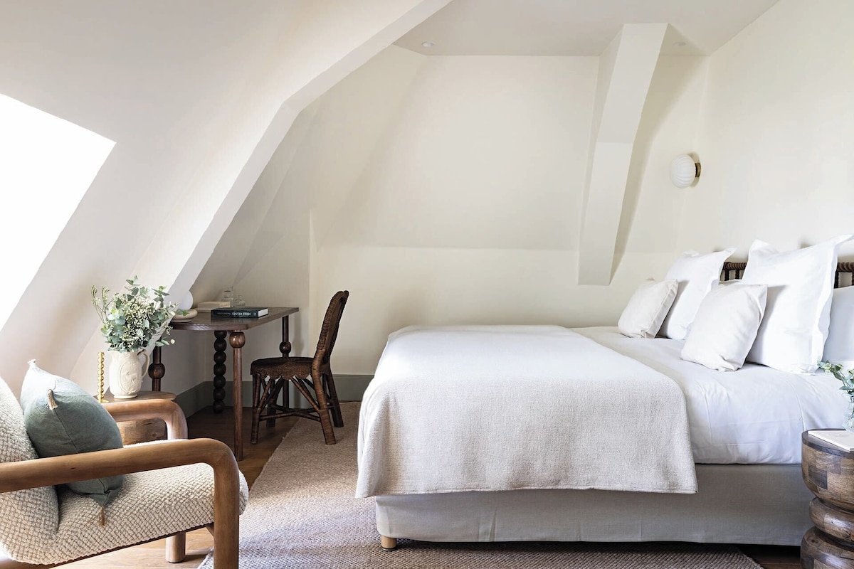 Double Room | Premium bedding, minibar, in-room safe, soundproofing