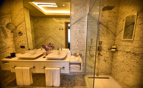 Wyndham Grand Levent Istanbul Hotel Conference Center - Image 109