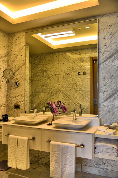 Wyndham Grand Levent Istanbul Hotel Conference Center - Image 114