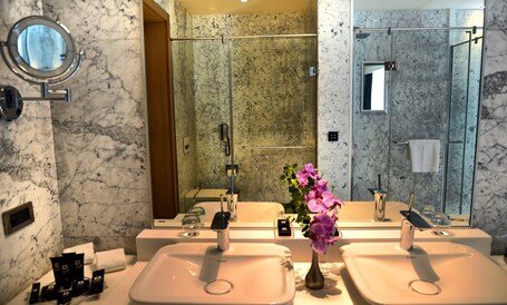 Wyndham Grand Levent Istanbul Hotel Conference Center - Image 37
