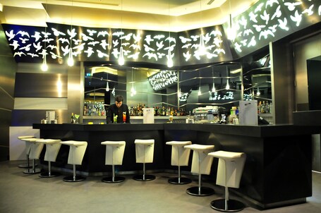 Wyndham Grand Levent Istanbul Hotel Conference Center - Image 10