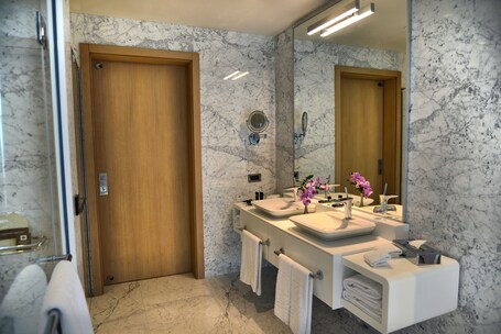 Wyndham Grand Levent Istanbul Hotel Conference Center - Image 54