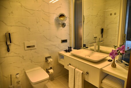 Wyndham Grand Levent Istanbul Hotel Conference Center - Image 115
