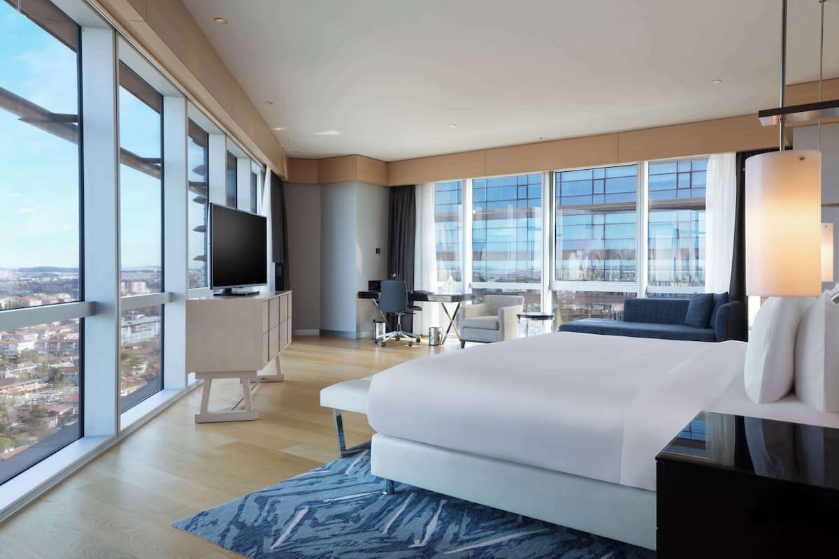 1 phòng ngủ, bộ đồ giường cao cấp, minibar, két bảo mật tại phòng