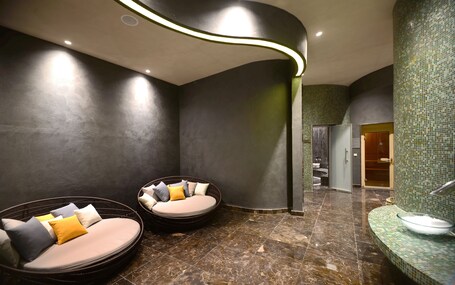 Wyndham Grand Levent Istanbul Hotel Conference Center - Image 8