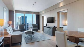 Premium bedding, minibar, in-room safe, desk