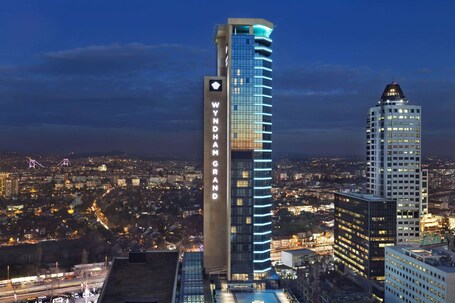 Wyndham Grand Levent Istanbul Hotel Conference Center - Image 2