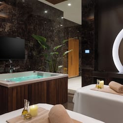 Behandlungsräume für Paare, Sauna, Whirlpool, Dampfbad