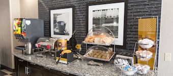Hampton Inn & Suites Oklahoma City Airport