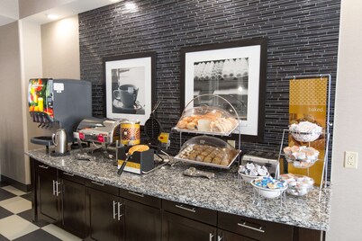 Hampton Inn & Suites Oklahoma City Airport