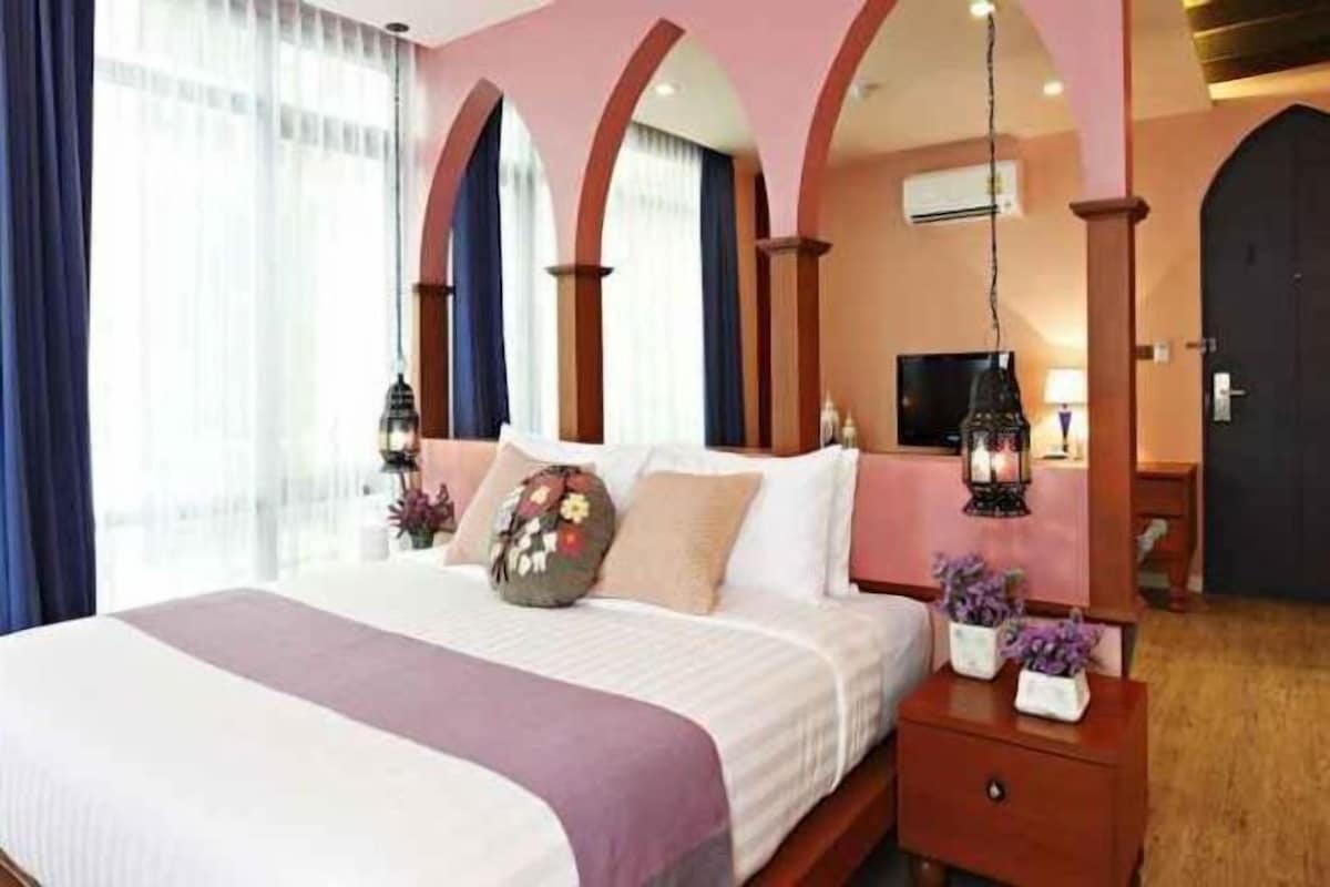 Minibar, in-room safe, blackout drapes, iron/ironing board (on request)