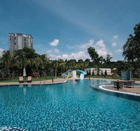 2 piscinas al aire libre