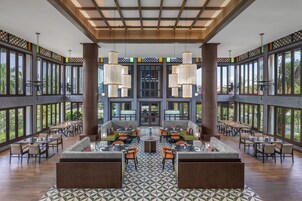 2 restaurants, breakfast, lunch, dinner served; Malaysian cuisine