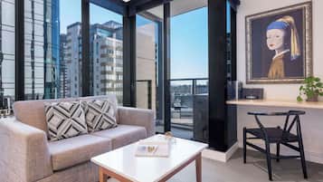 1 bedroom, in-room safe, desk, blackout curtains