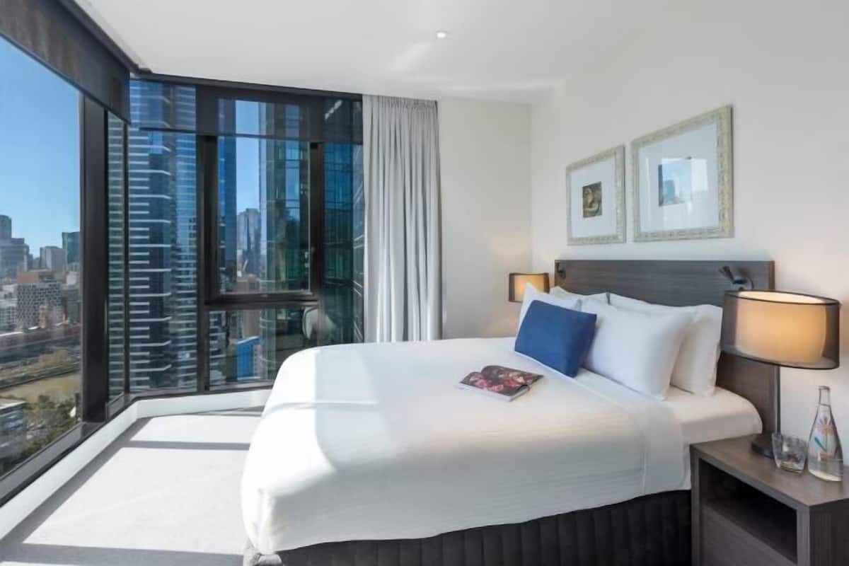 1 bedroom, in-room safe, desk, blackout curtains