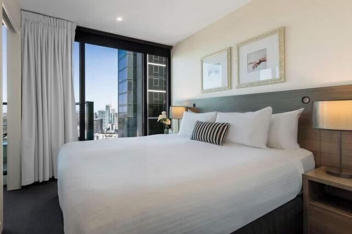 1 bedroom, in-room safe, desk, blackout curtains