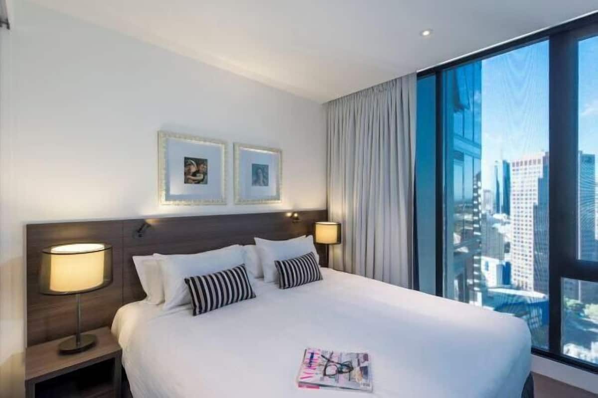 1 bedroom, in-room safe, desk, blackout curtains