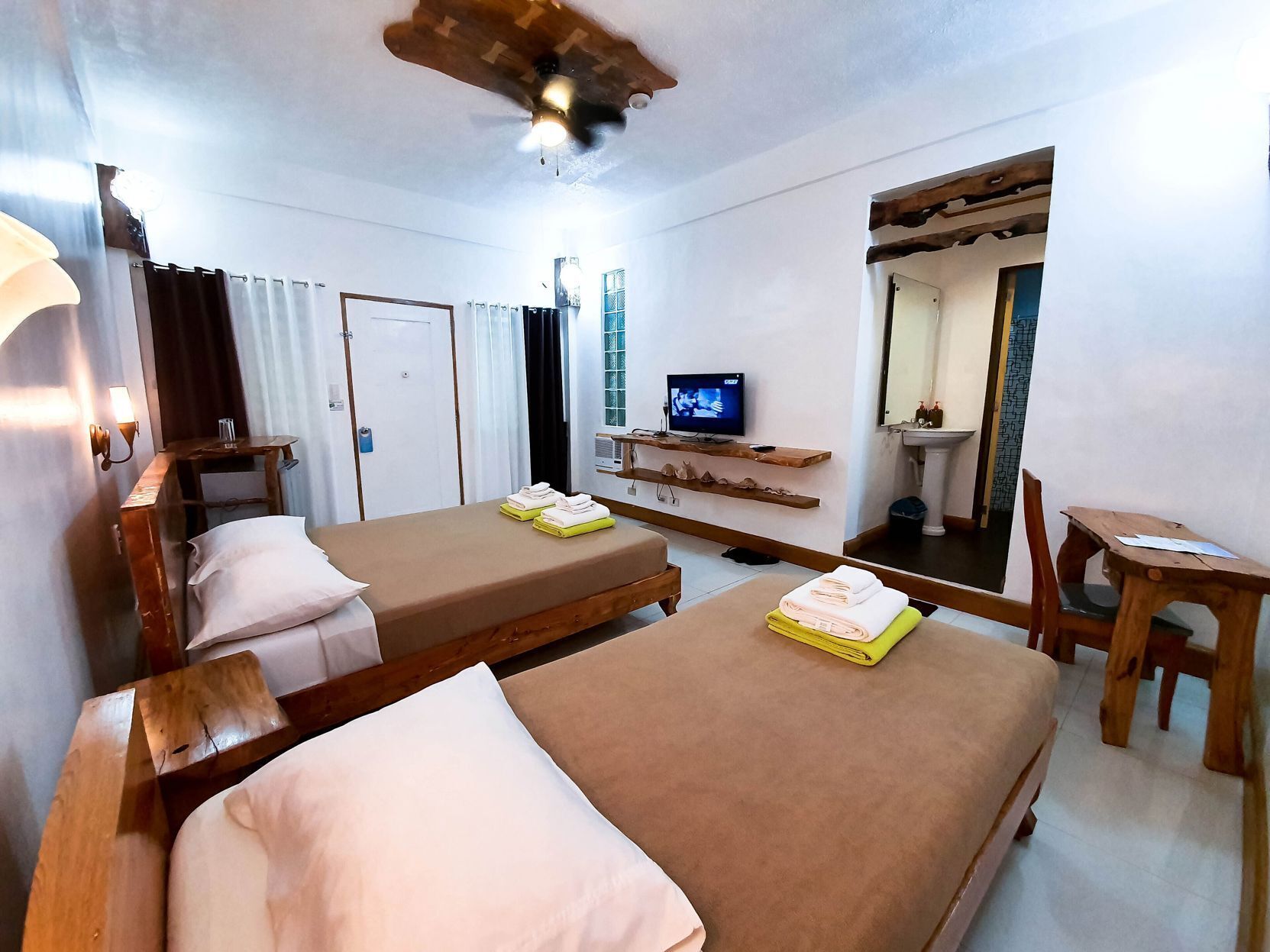 1 bedroom, minibar, in-room safe, desk