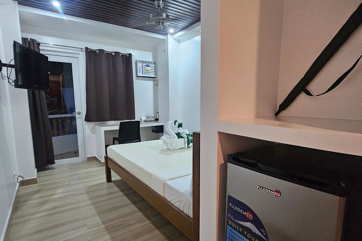 1 bedroom, minibar, in-room safe, desk