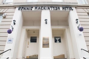Front of property - Rennie Mackintosh Art School Hotel (Glasgow)