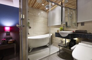 ヘアドライヤー、スリッパ