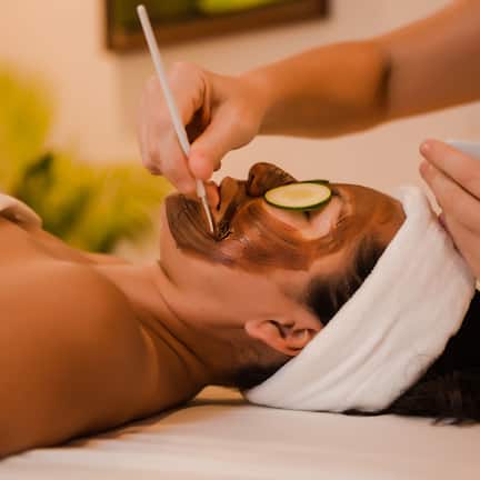 Couples treatment rooms, body treatments, aromatherapy