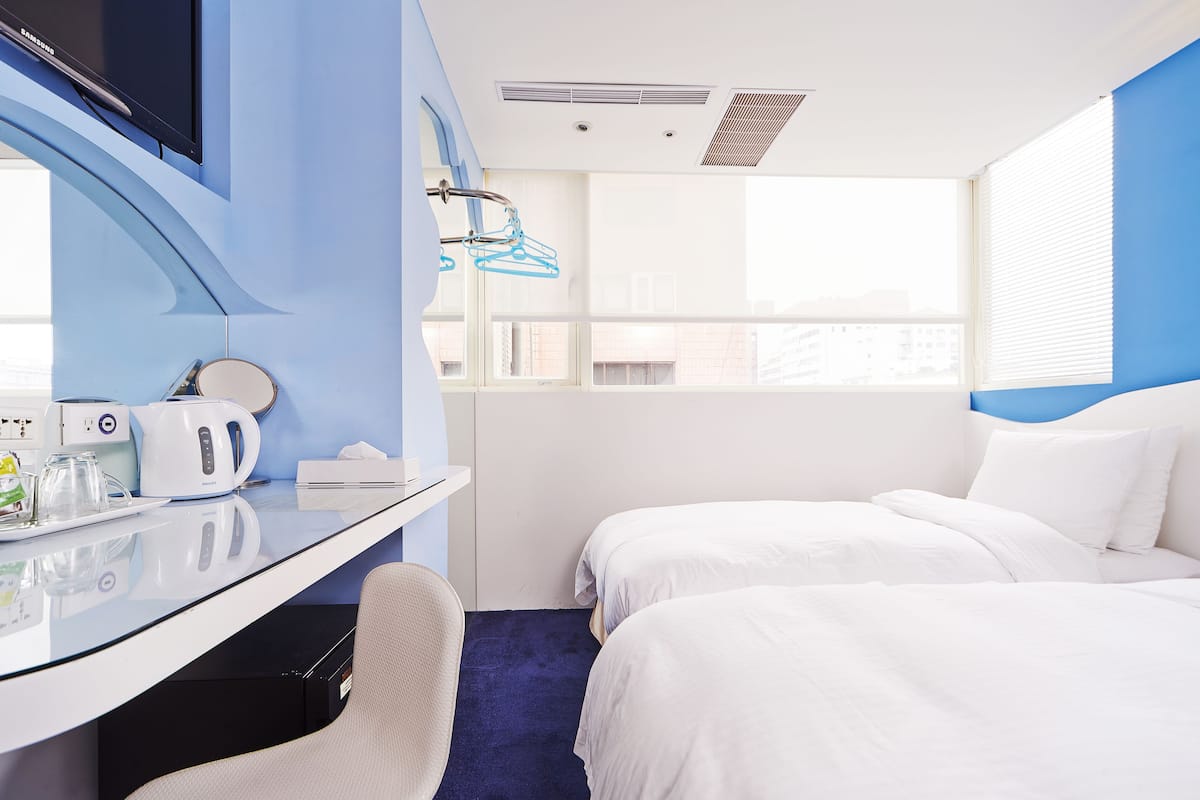 standard twin room | premium bedding, down duvets, individually decorated