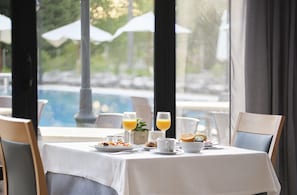 Breakfast buffet - Aparthotel Duva & Spa (Pollenca)