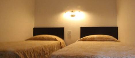 Standard Twin Room | In-room safe, free WiFi