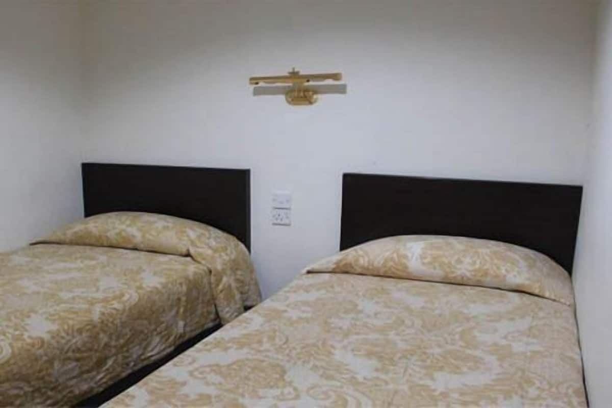 Standard Twin Room | In-room safe, free WiFi