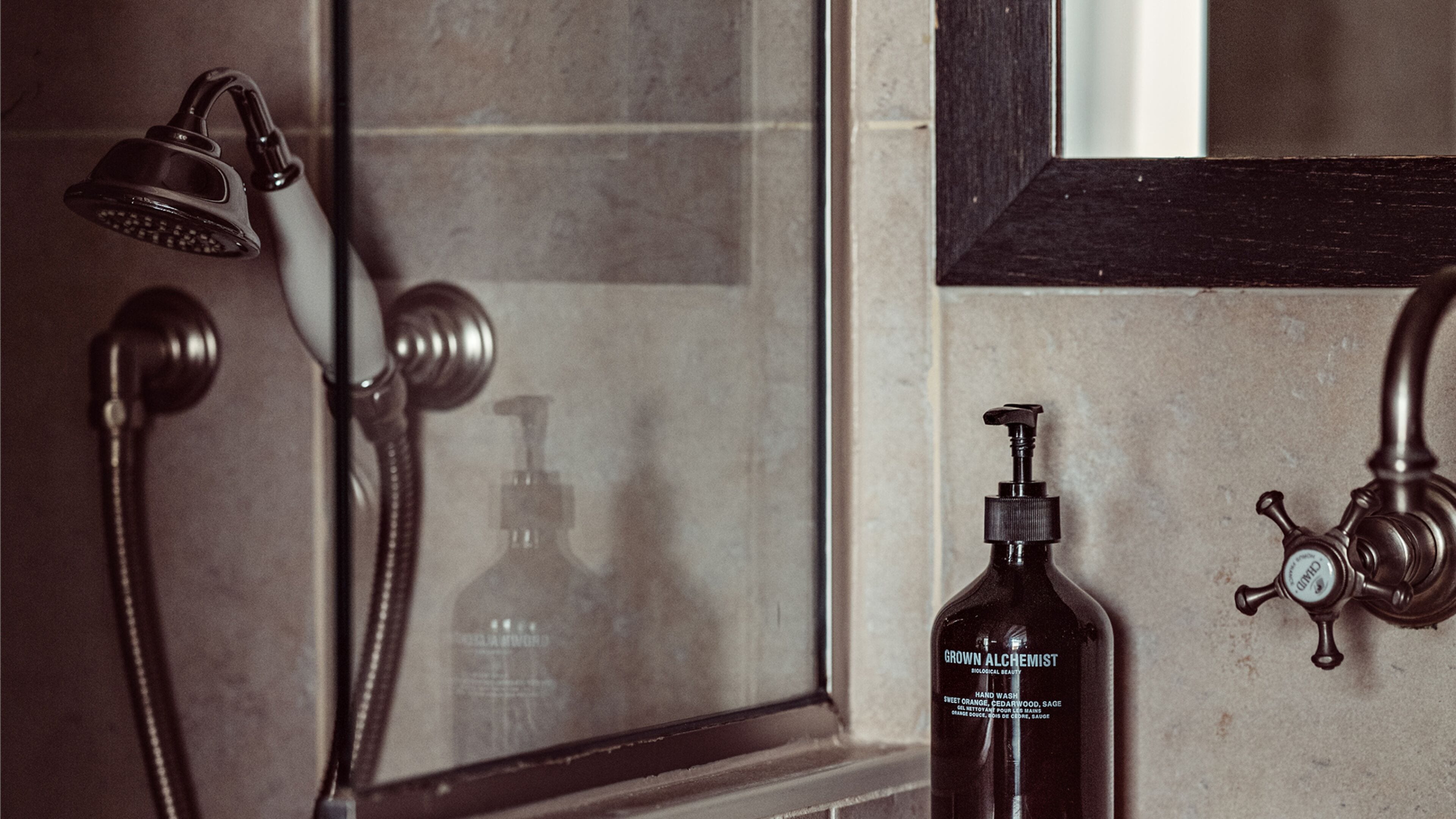 executive double room | bathroom | shower, hair dryer, towels