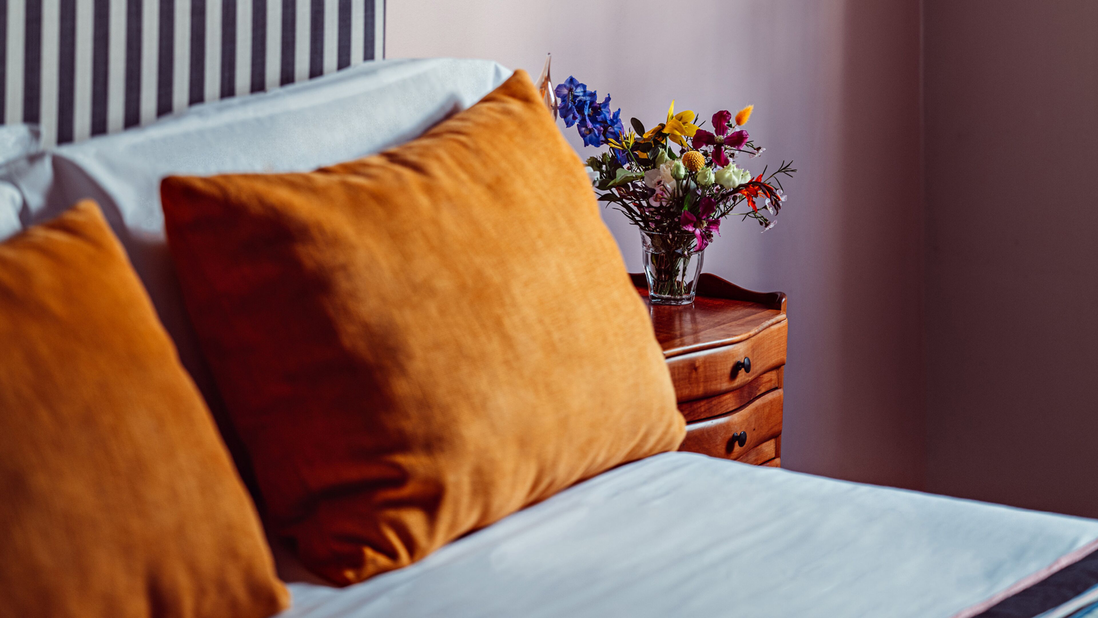 executive double room | minibar, in-room safe, desk, blackout curtains