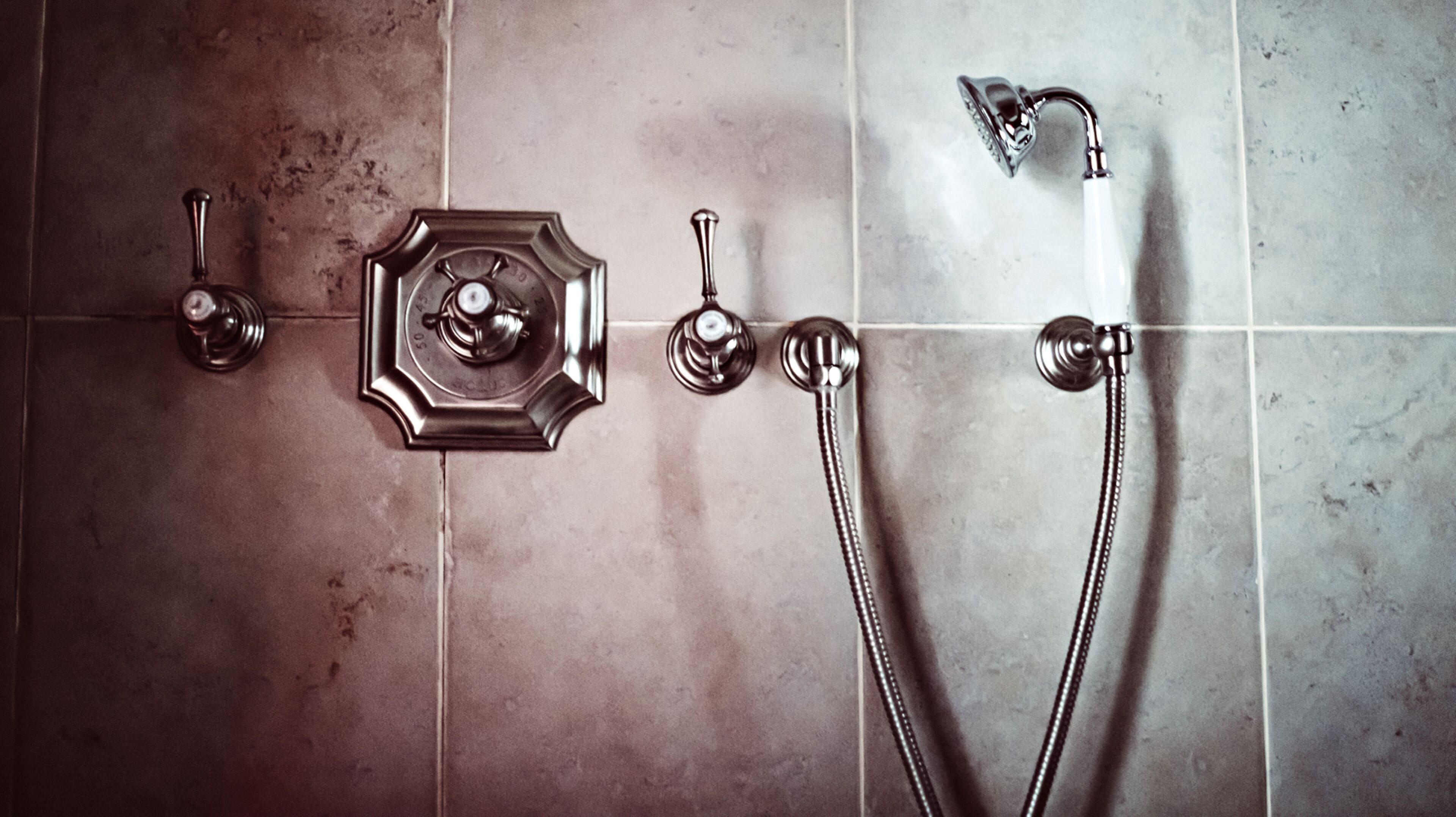 executive double room | bathroom | shower, hair dryer, towels