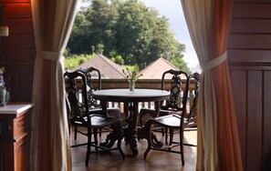 Deluxe Room | Balcony