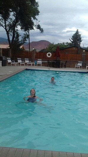 Private pool - Austin's Chuckwagon Lodge (Torrey)