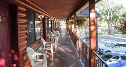 Austin's Chuckwagon Lodge