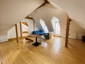 Deluxe Apartment, 2 Bedrooms | Living area