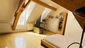 Departamento Deluxe, 2 habitaciones | Escritorio y wifi gratis